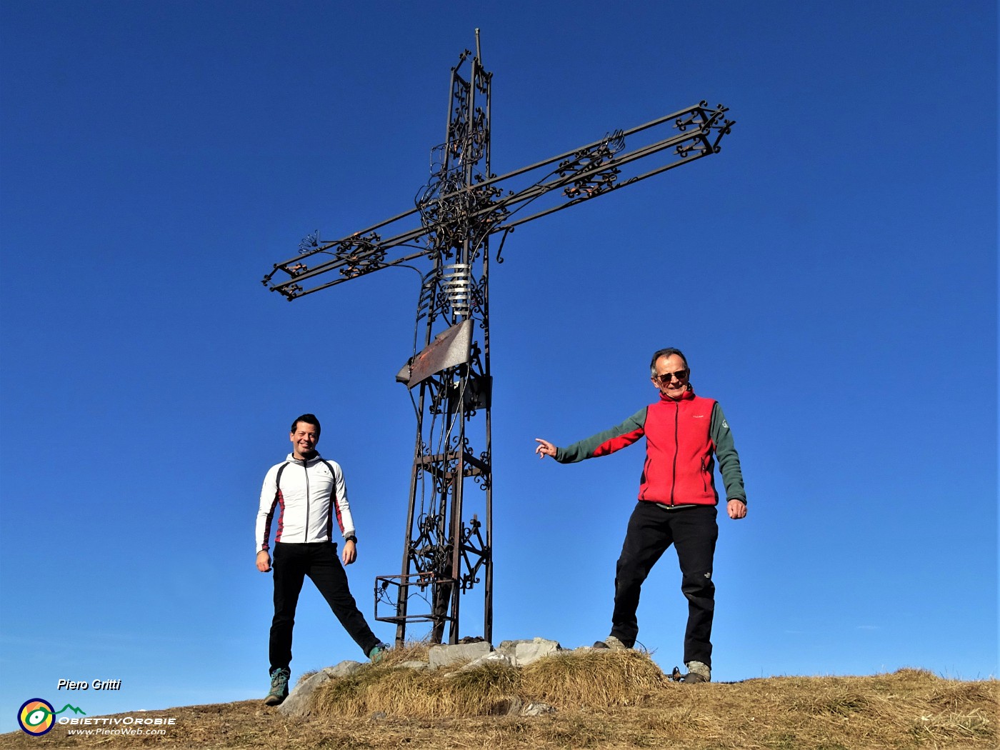 02 Ala croce di vetta dello Zuc de Valmana (1546 m).JPG -                                